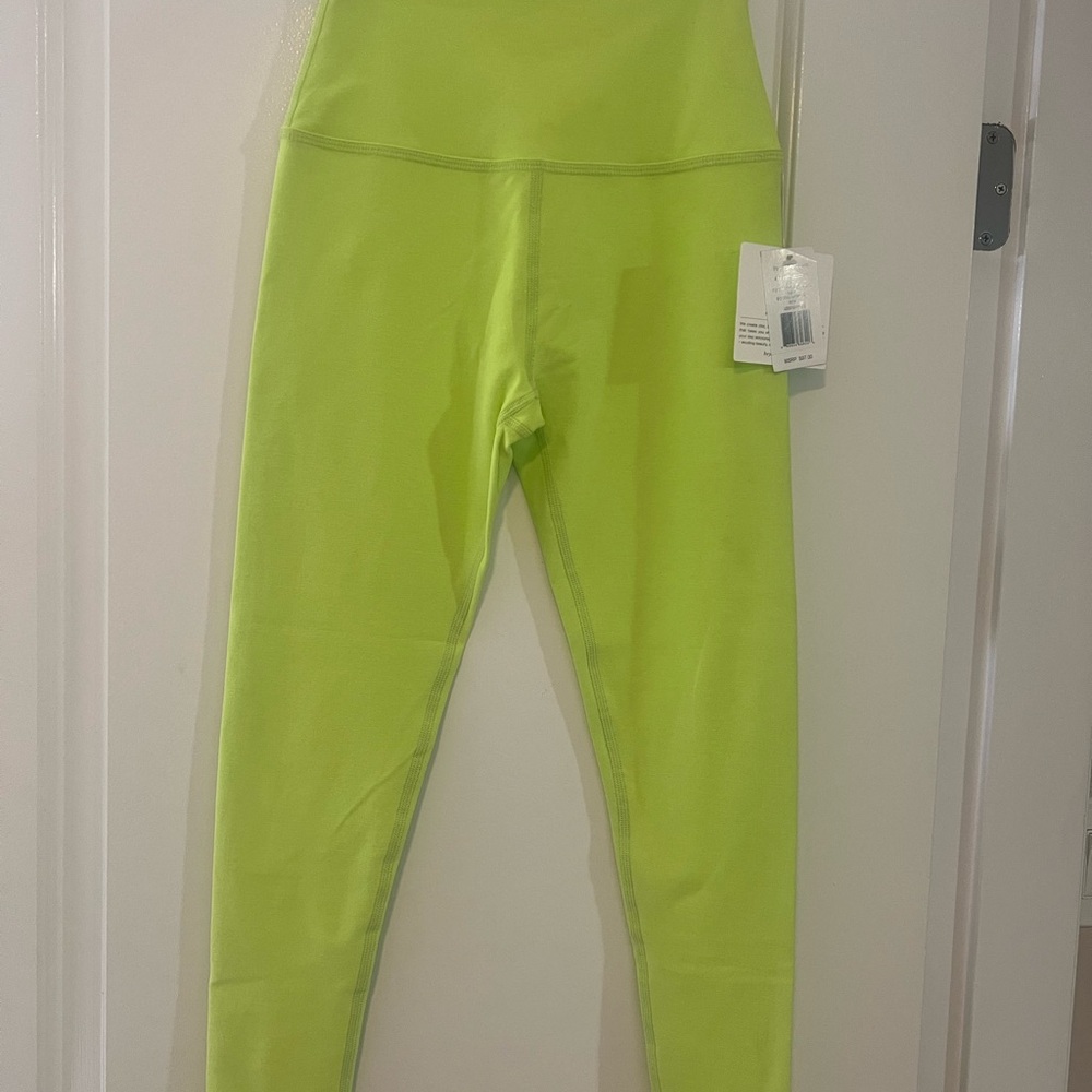 NWT $97 beyond yoga green leggings size small